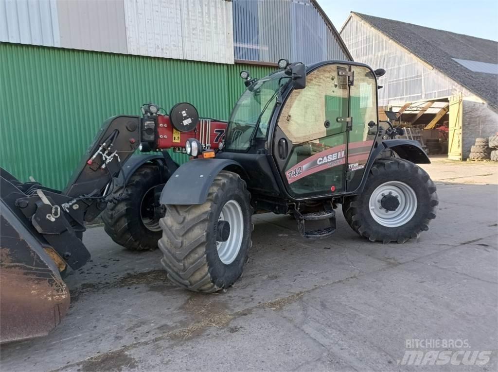 CASE 742 Farmlift Teleskooplaadurid