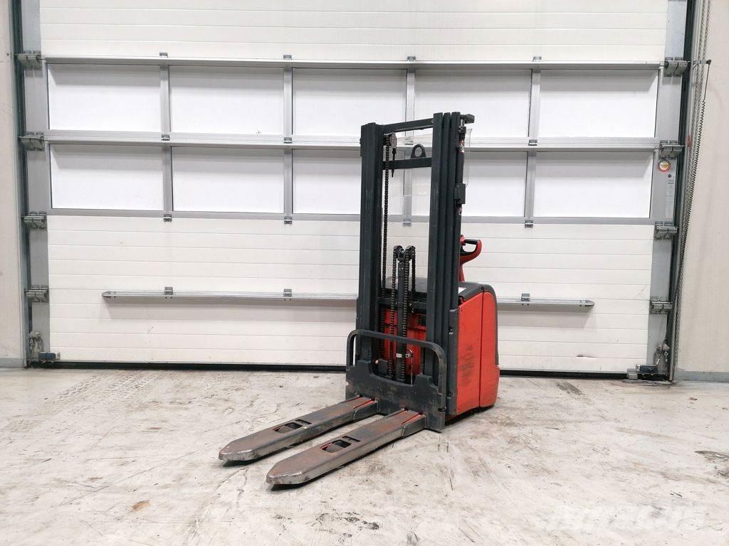Linde L14 Järelkäidavad virnastajad