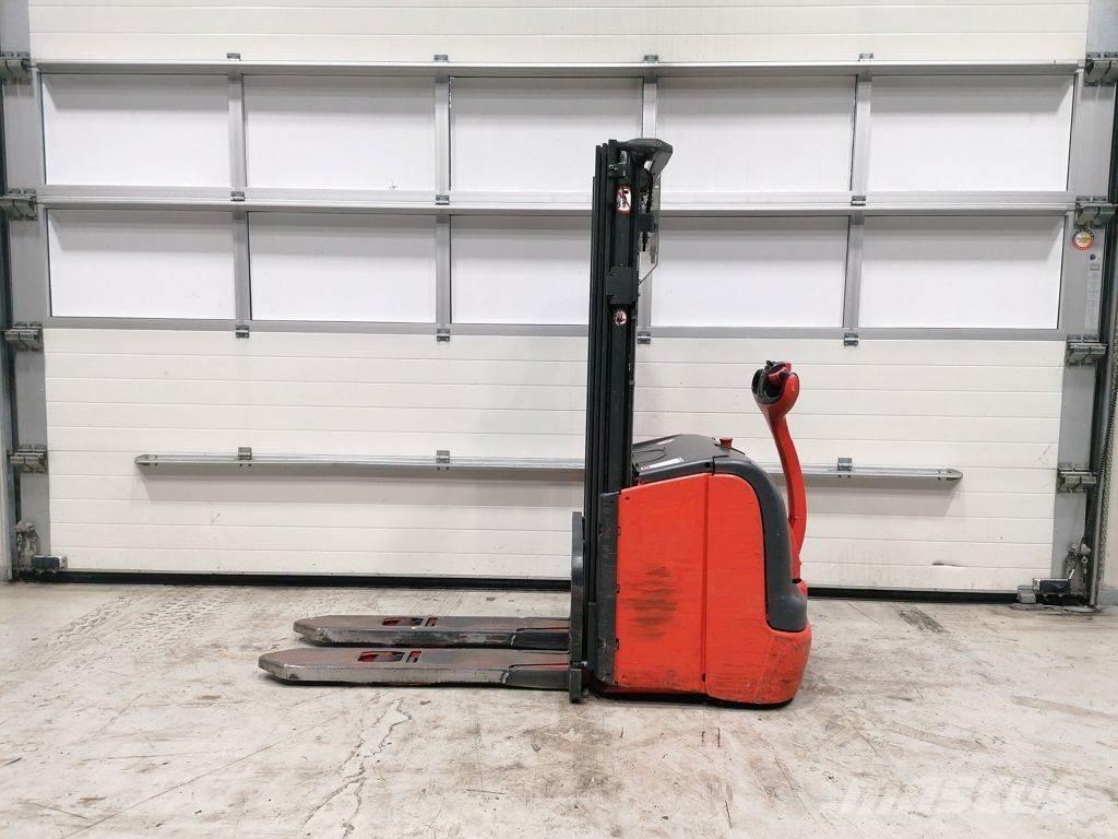 Linde L14 Järelkäidavad virnastajad