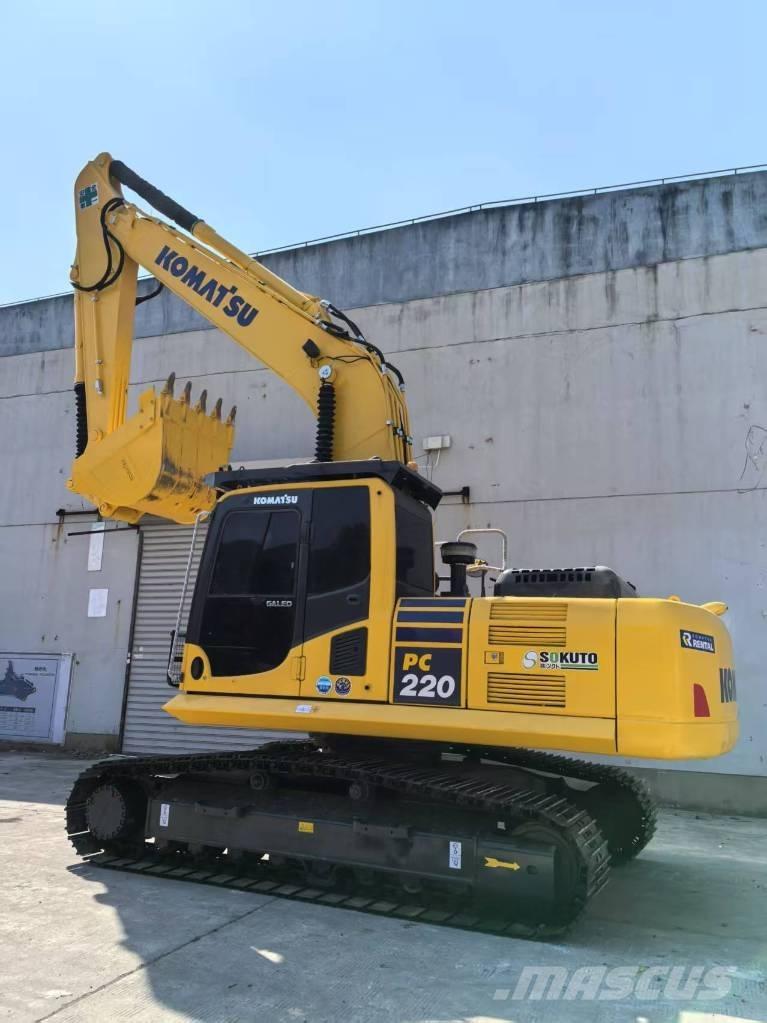 Komatsu PC 220-8 Roomikekskavaatorid