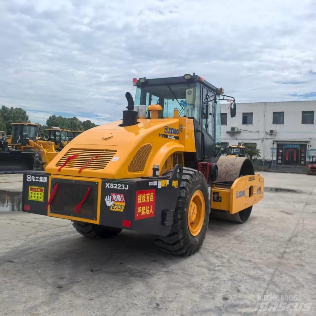 XCMG XS 223 J Ühe trumliga rullid