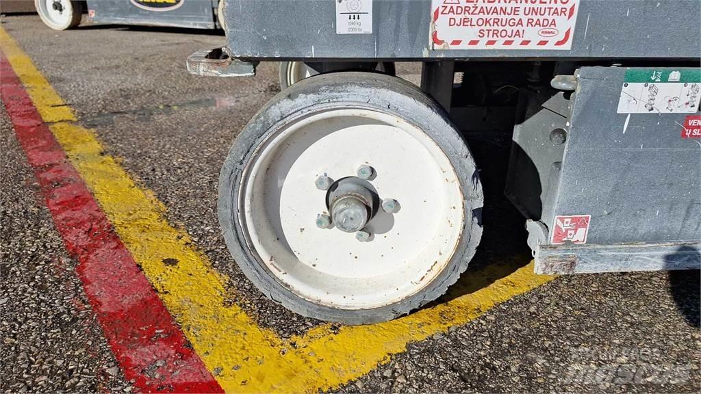 SkyJack SJIII4620 Käärtõstukid