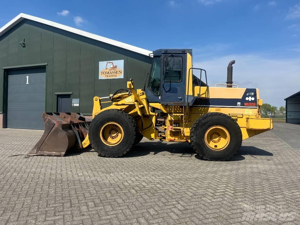 Komatsu WA 320-1 Rataslaadurid
