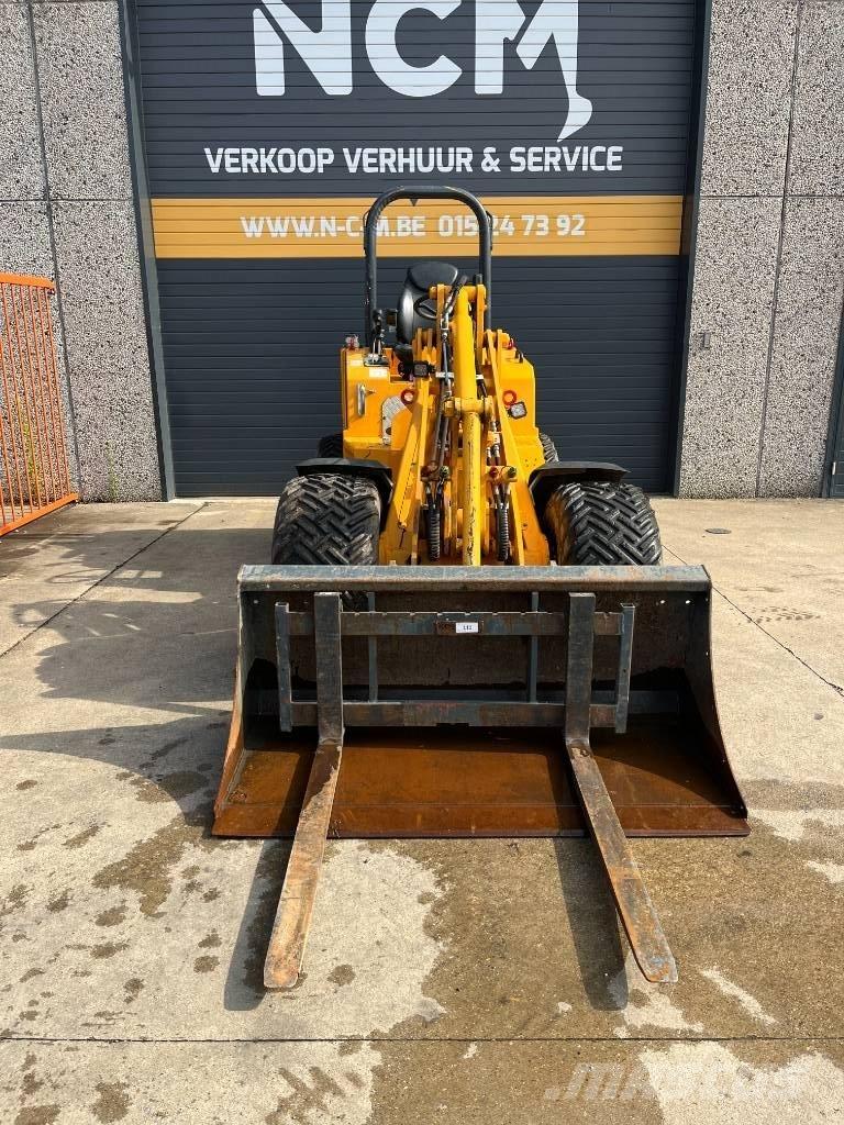 Knikmops KM 250 Rataslaadurid