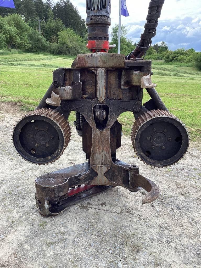 Komatsu S132 Laasijad