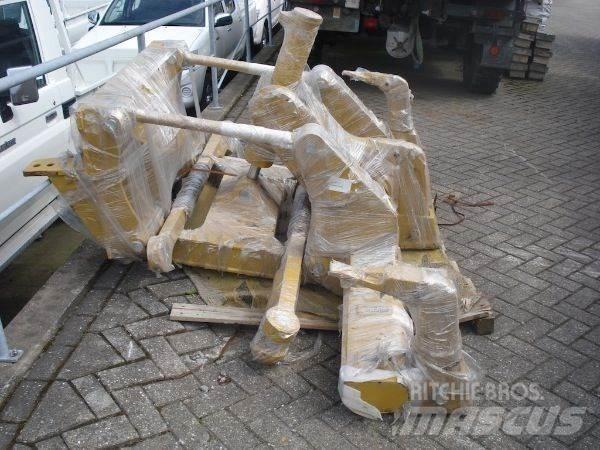 CAT 140M/160M Ripper Muu
