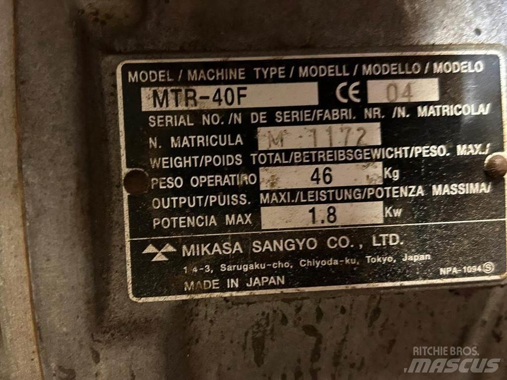 Mikasa MTR-40F Vibraatorid