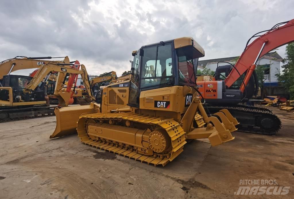 CAT D 5 K Buldooserid
