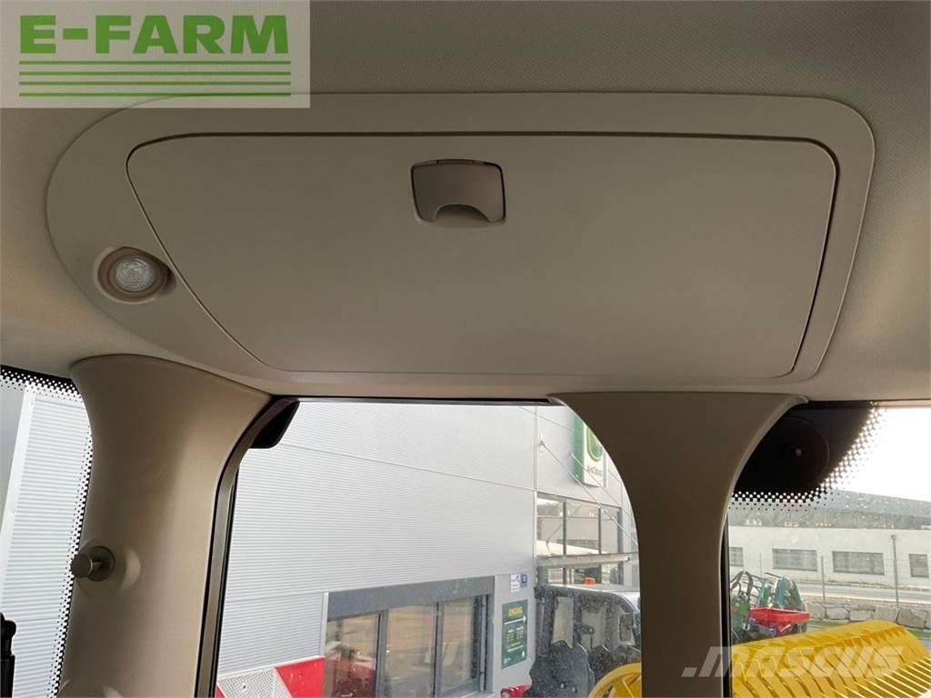 John Deere 6R 215 Traktorid