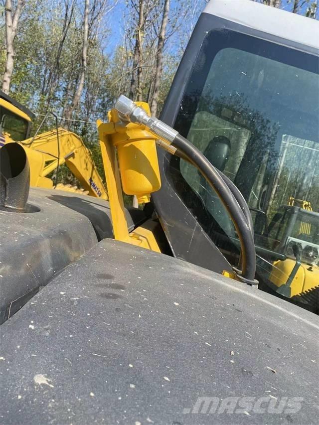 Komatsu pc78us Roomikekskavaatorid
