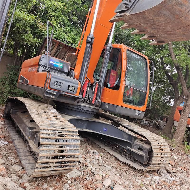 Doosan DX 225 LC Roomikekskavaatorid