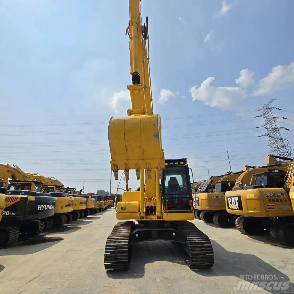 Komatsu PC 200-8 Roomikekskavaatorid