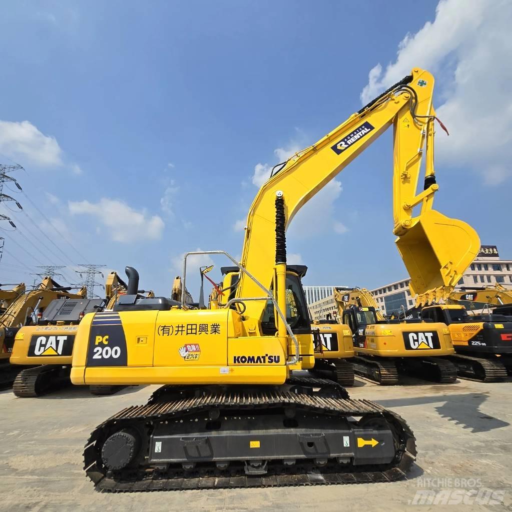 Komatsu PC 200-8 Roomikekskavaatorid