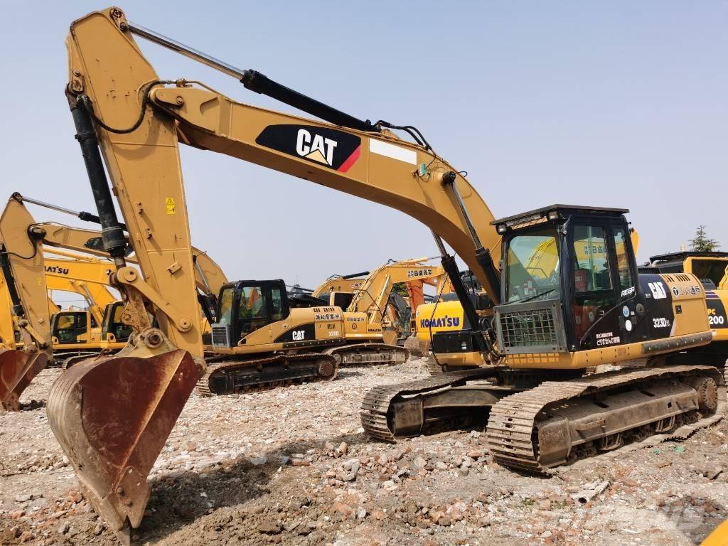 CAT 323 D L Roomikekskavaatorid