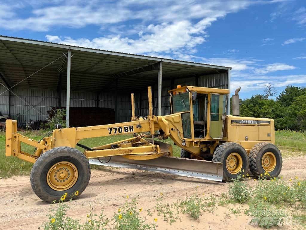 John Deere 770 BH Greiderid
