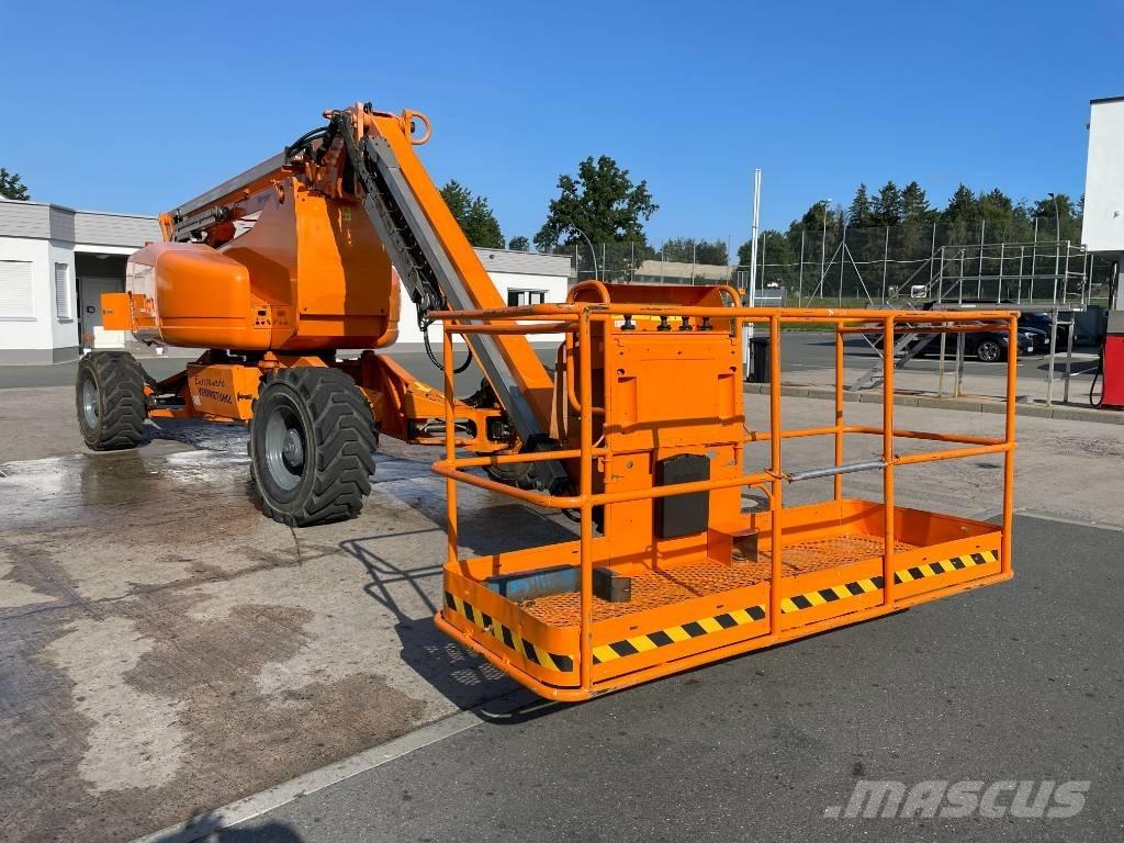 Genie Z 135/70 Iseliikuvad poomtõstukid