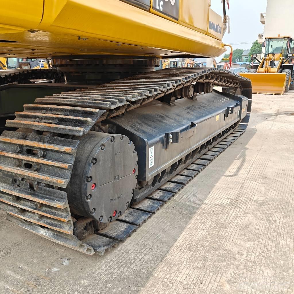 Komatsu 400-8 Roomikekskavaatorid