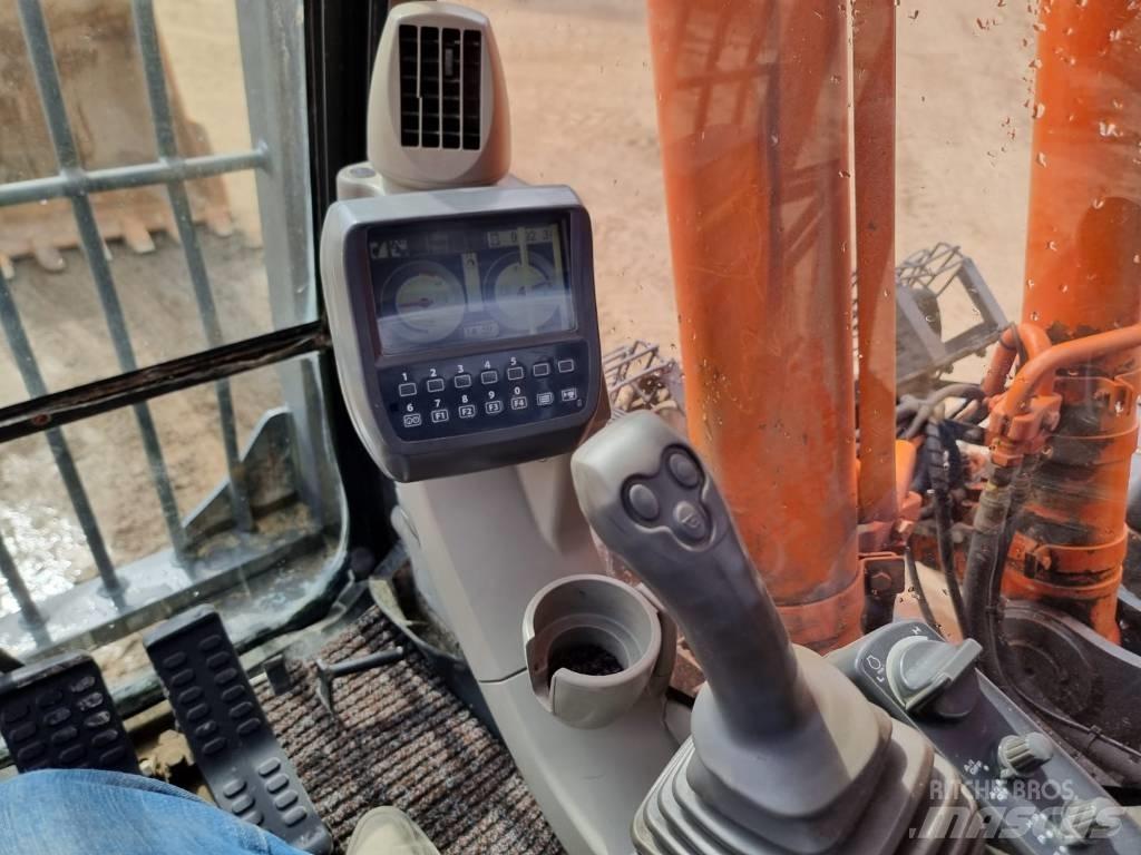 Hitachi ZX 250 LC-3 Roomikekskavaatorid