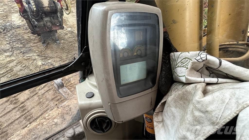 CAT 320C Roomikekskavaatorid