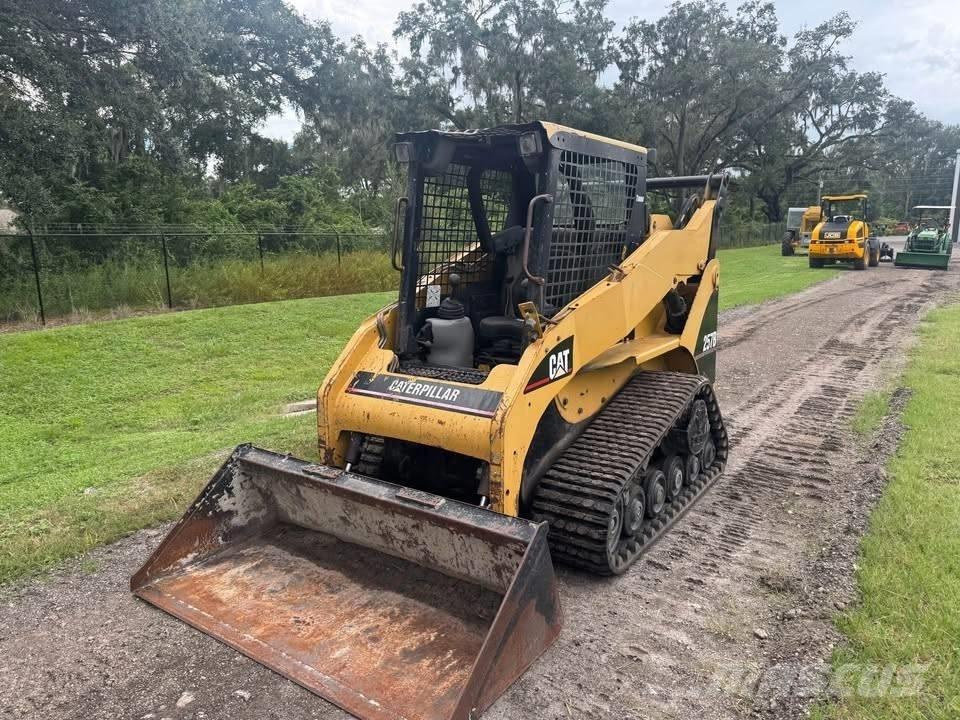CAT 257B Kompaktlaadurid