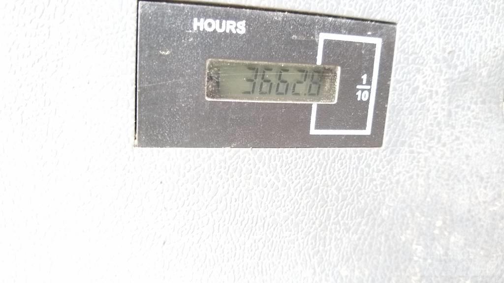 Hyundai HX 220 L Roomikekskavaatorid
