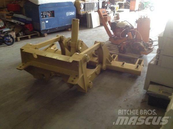 CAT 140H/160H Ripper Muu