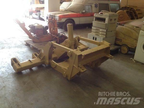 CAT 140H/160H Ripper Muu