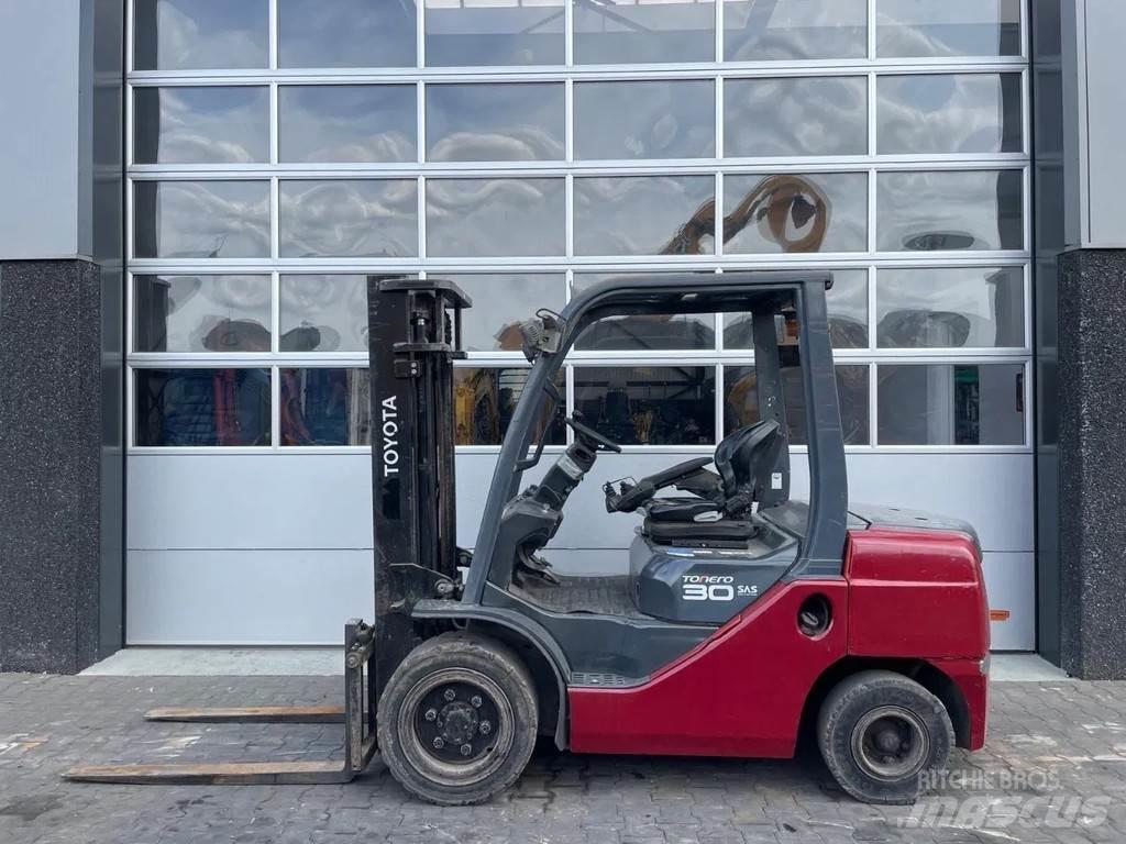Toyota 02-8DF30 Kahveltõstukid - muud