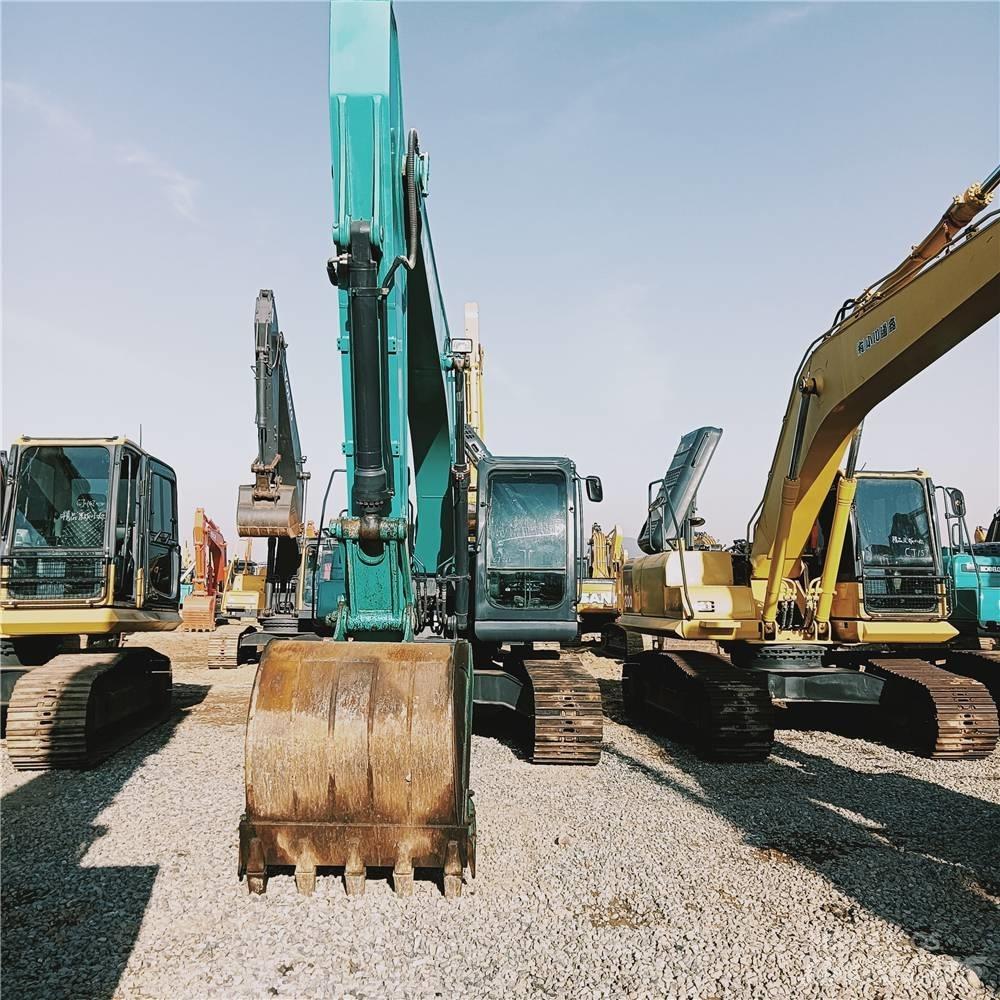 Kobelco SK 200D Roomikekskavaatorid