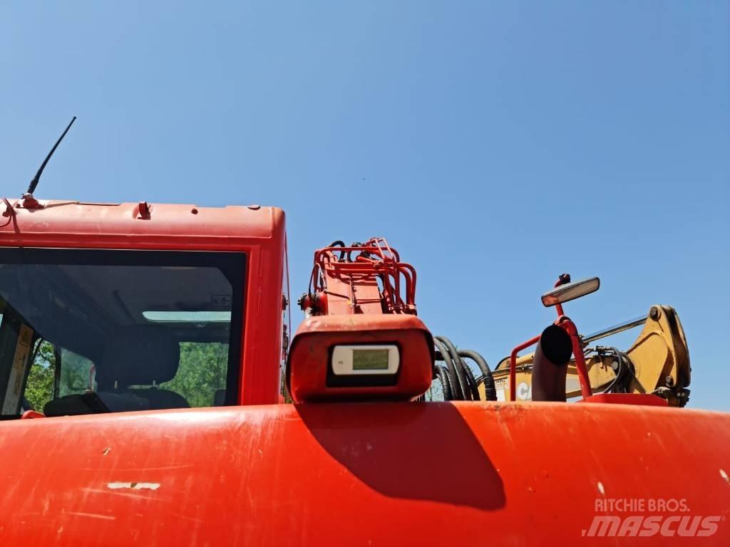 Komatsu PC 138-8 Roomikekskavaatorid
