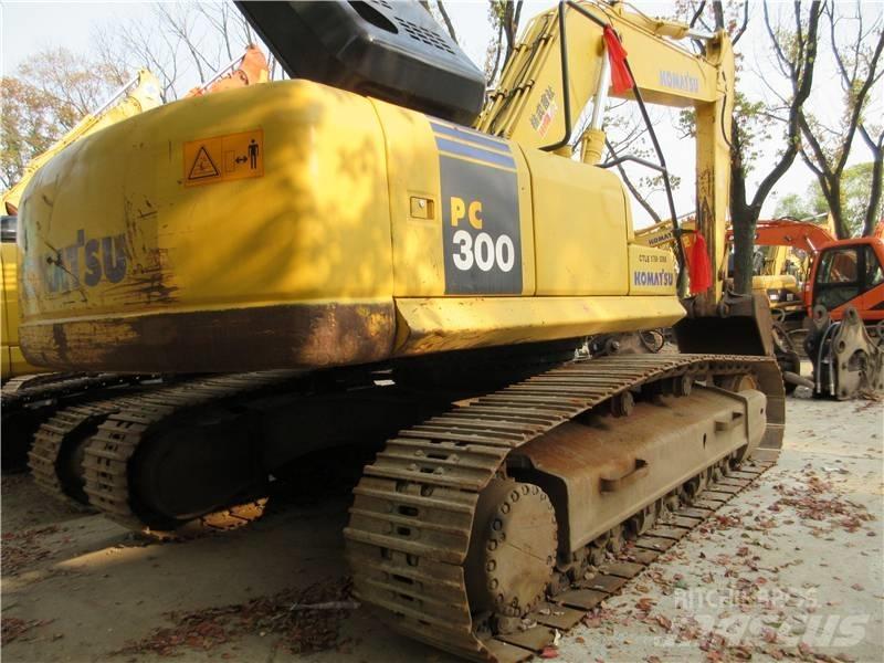 Komatsu PC 300-7 Roomikekskavaatorid