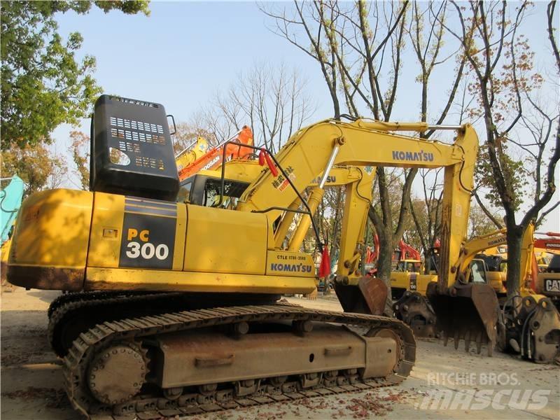 Komatsu PC 300-7 Roomikekskavaatorid