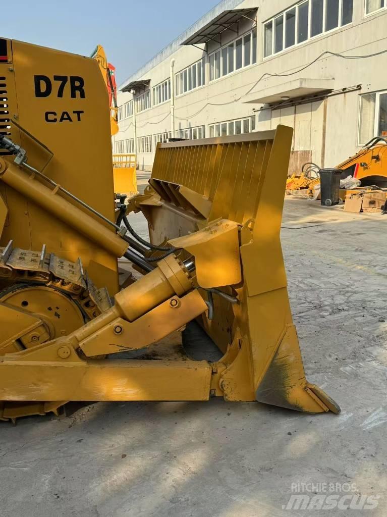 CAT D 7 R LGP Buldooserid