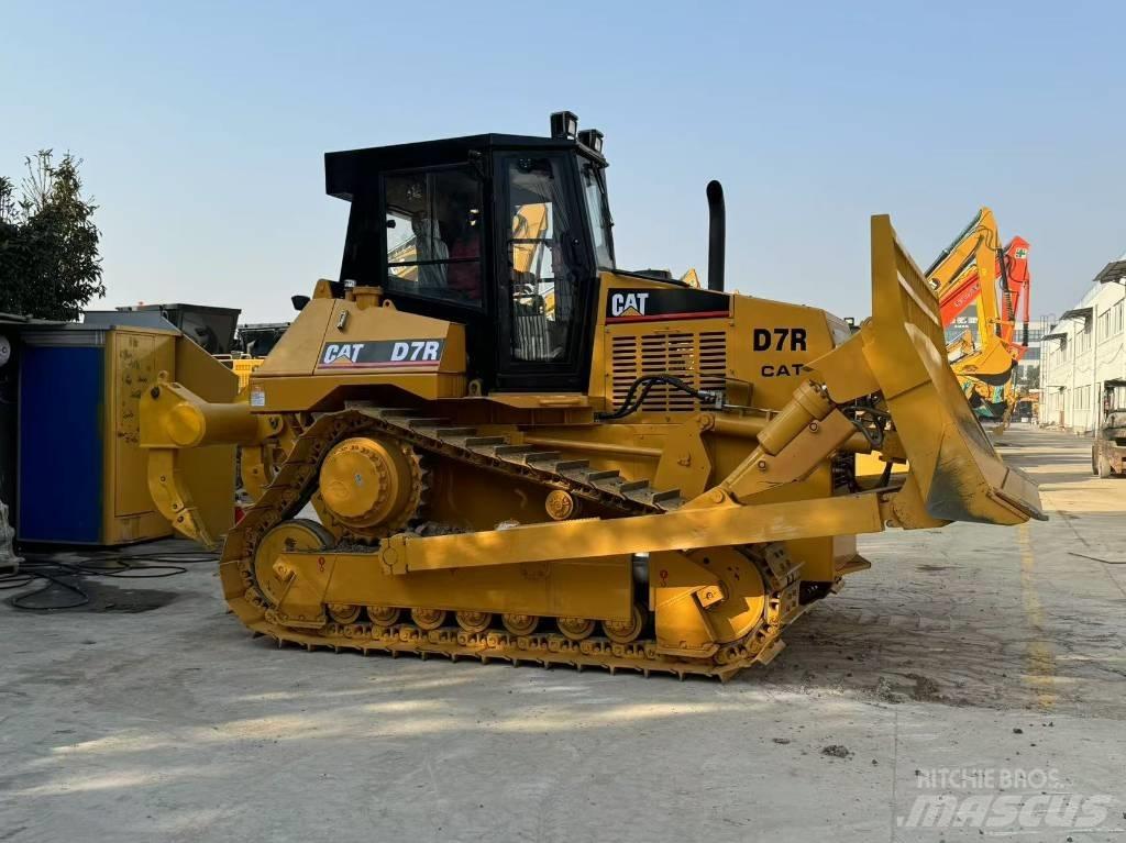 CAT D 7 R LGP Buldooserid