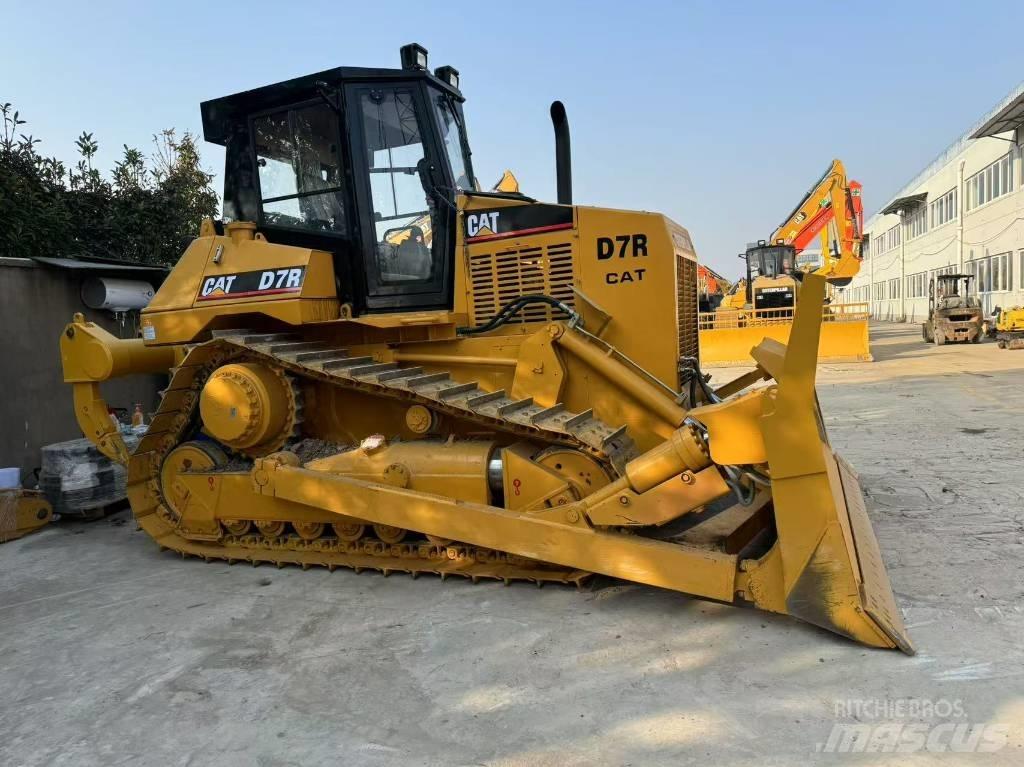 CAT D 7 R LGP Buldooserid