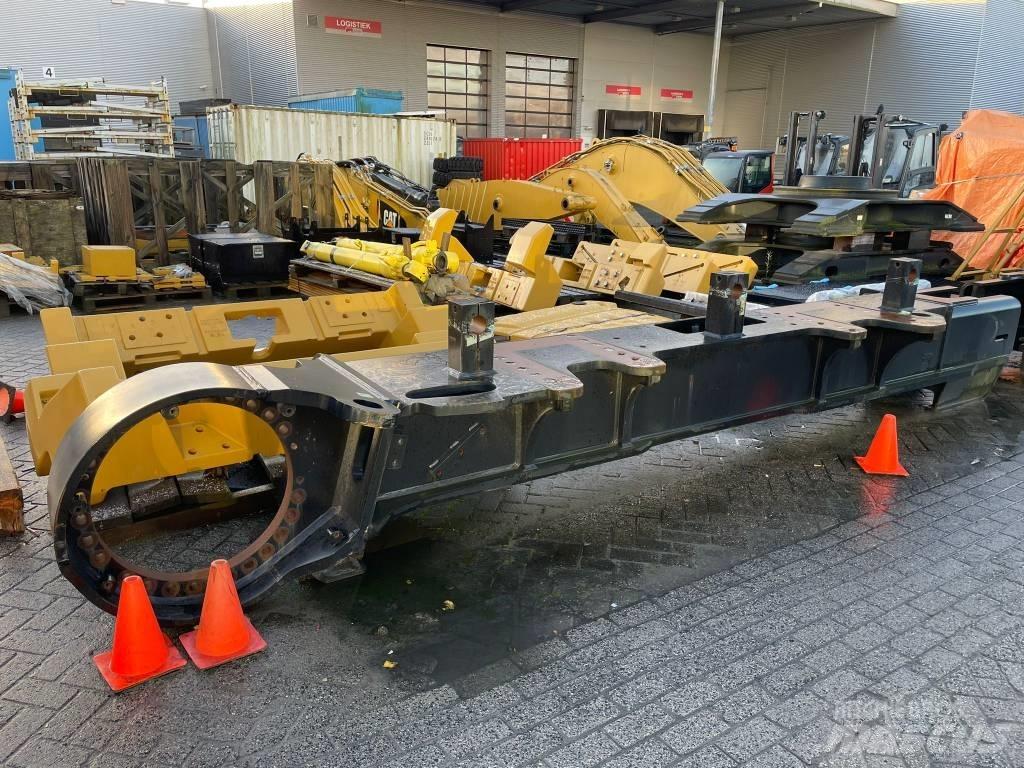 CAT 390 F L Raamid