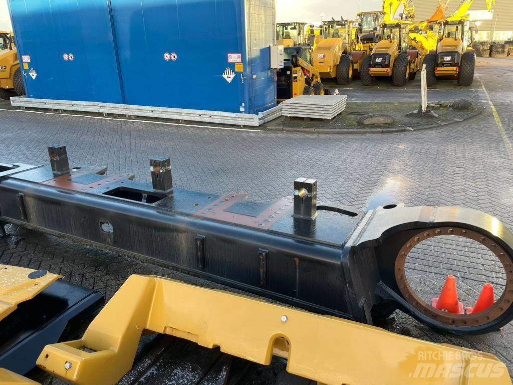 CAT 390 F L Raamid