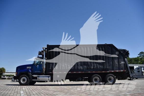 Mack CL733 Muu
