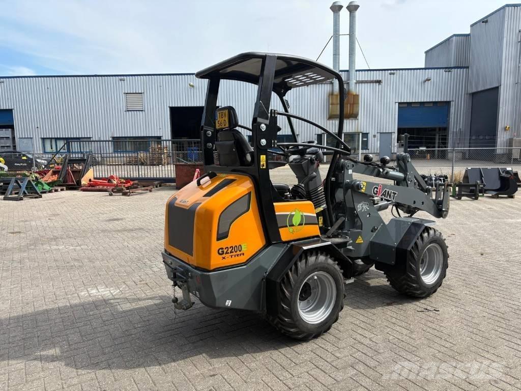 Giant G2200 E Xtra Väikelaadurid