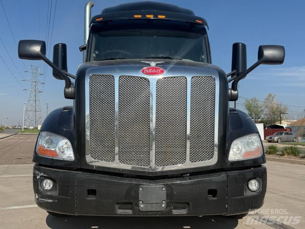 Peterbilt 579 Sadulveokid