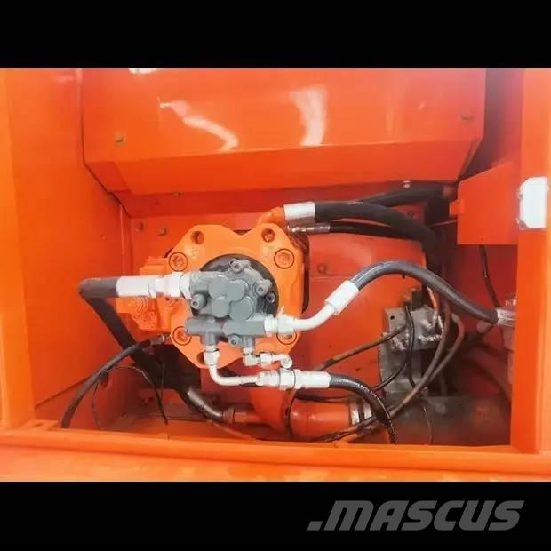 Doosan DX 225 LC Roomikekskavaatorid