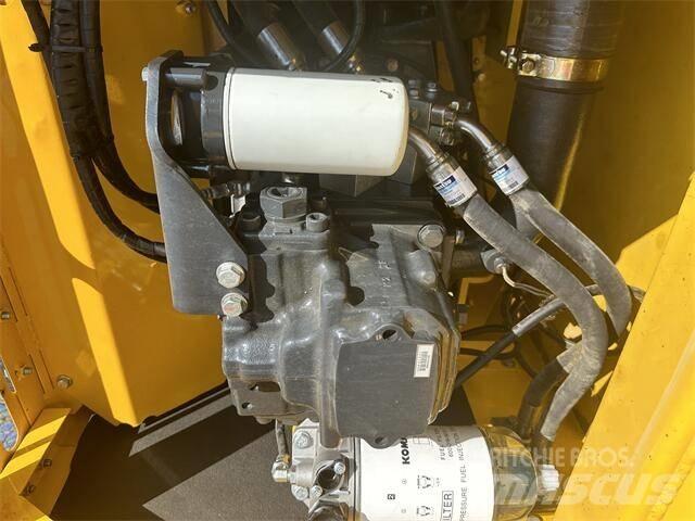 Komatsu PC200-8 Roomikekskavaatorid