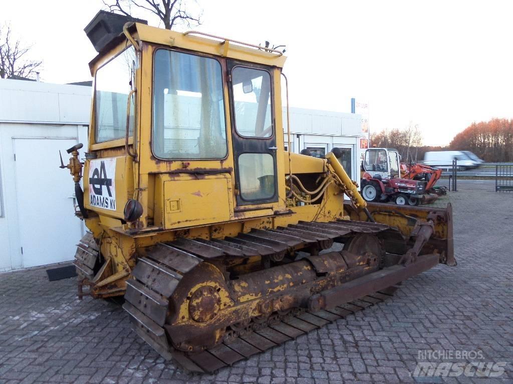 CAT D 4 E Buldooserid