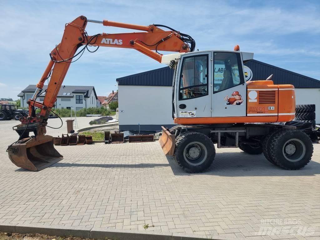 Atlas 1204 Ratasekskavaatorid