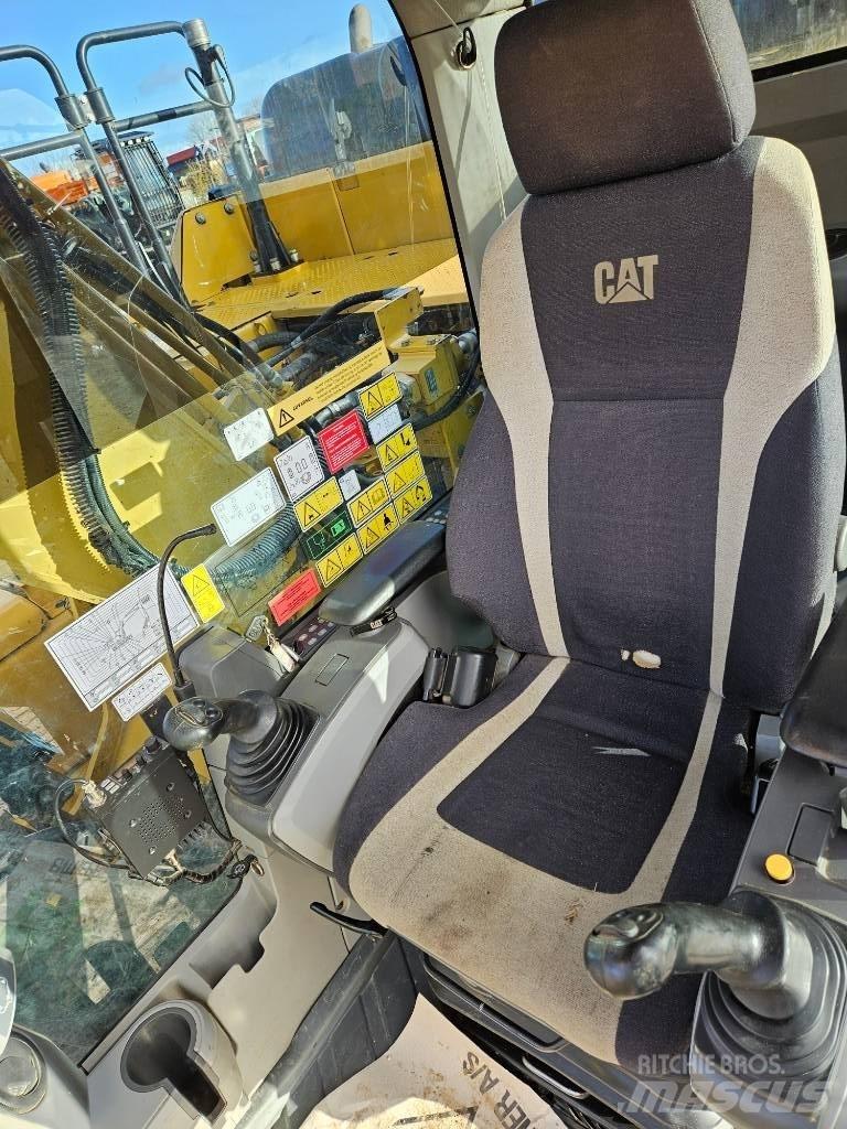 CAT 326 F L Roomikekskavaatorid