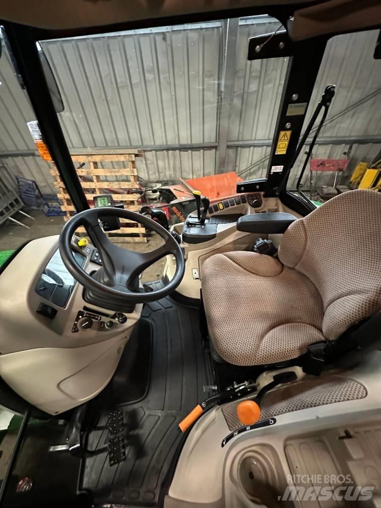 John Deere 3046 R Traktorid