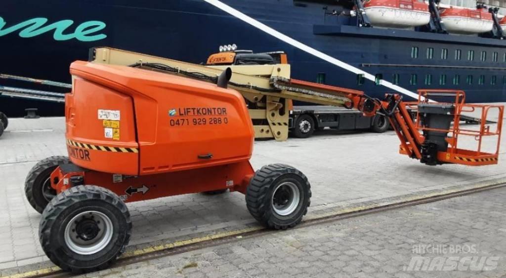 JLG 520 AJ Iseliikuvad poomtõstukid