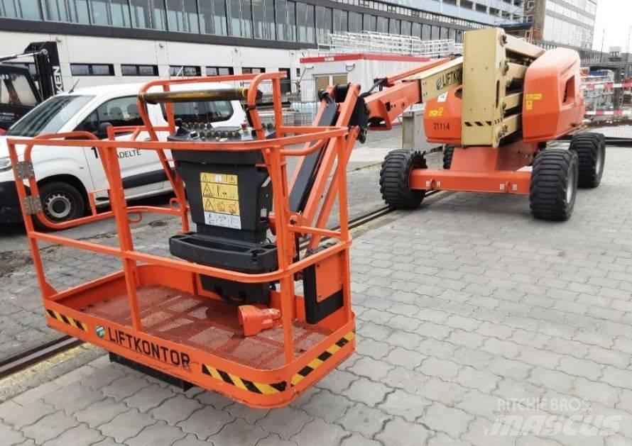 JLG 520 AJ Iseliikuvad poomtõstukid