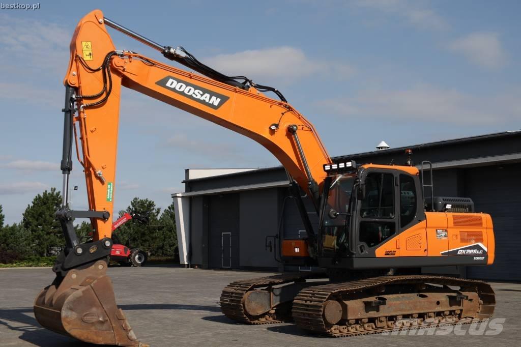 Doosan DX 225 LC-7 Roomikekskavaatorid
