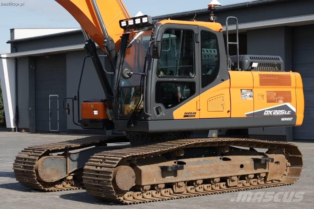 Doosan DX 225 LC-7 Roomikekskavaatorid